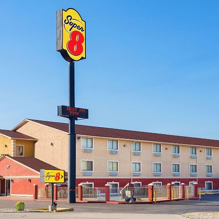 Super 8 By Wyndham San Antonio/I-35 North Hotel Екстериор снимка